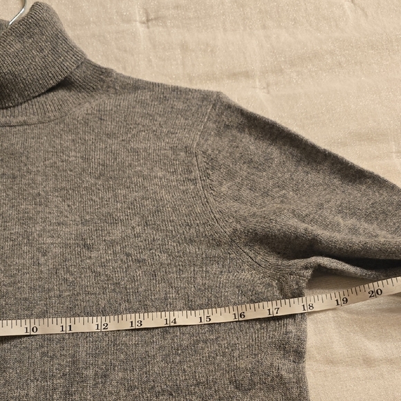 August Silk Women's Gray Turtleneck Sweater - Picture 11 of 12